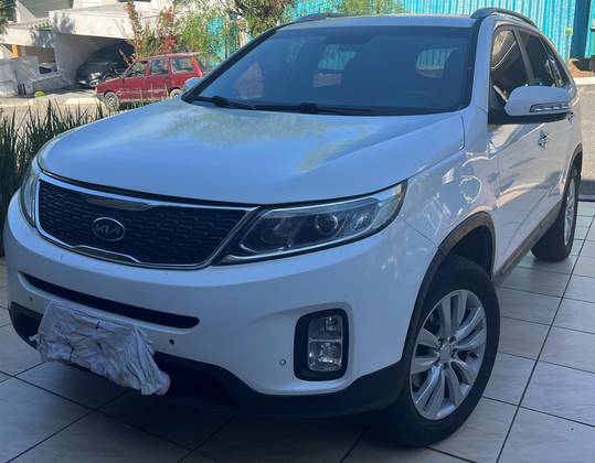 KIA SORENTO 2.4 16V GASOLINA EX 7L 4WD AUTOMÁTICO KIA SORENTO 2.4 16V GASOLINA EX 7L 4WD AUTOMÁTICO